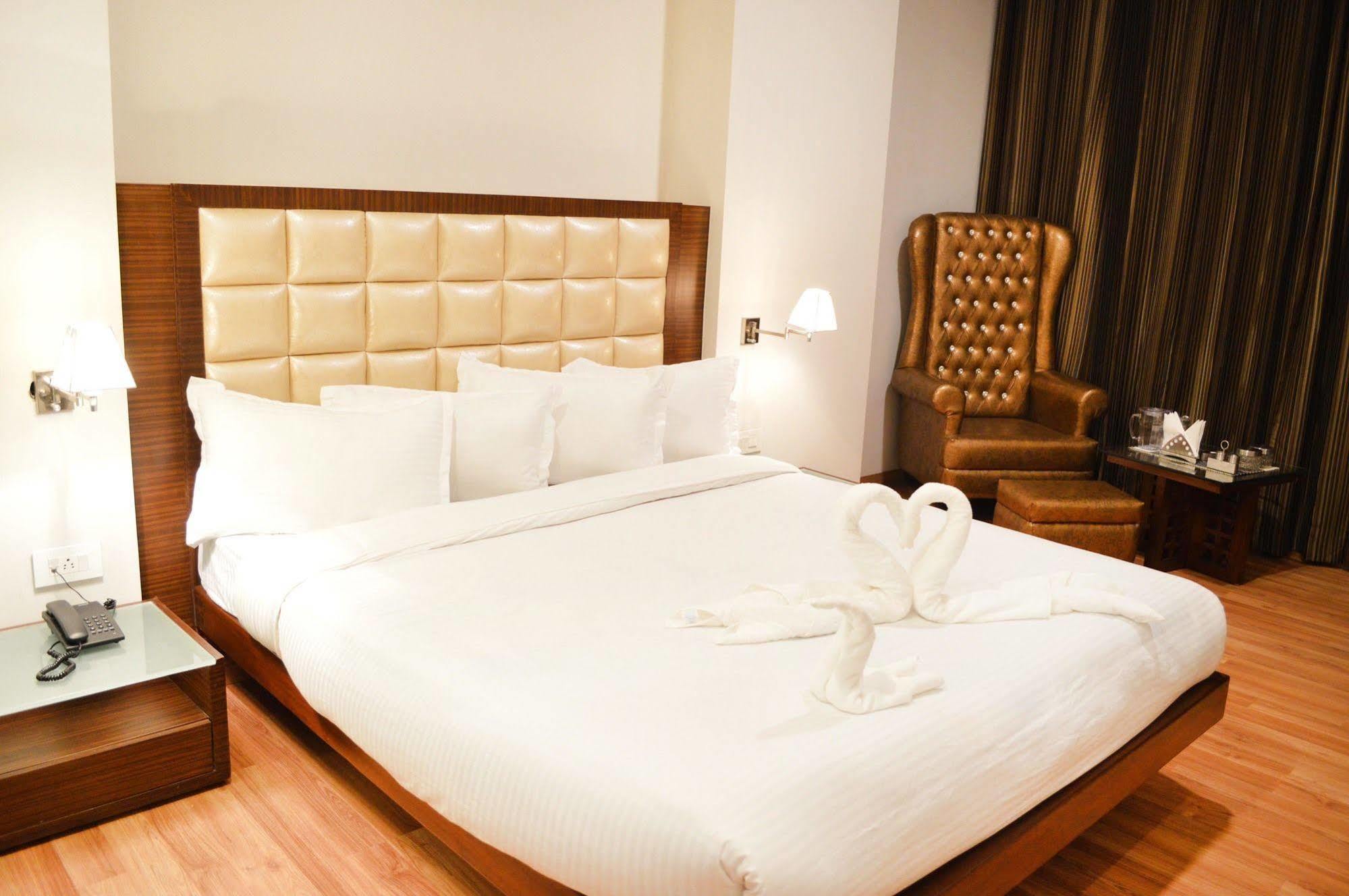 Fabhotel Prudent Amritszár Kültér fotó